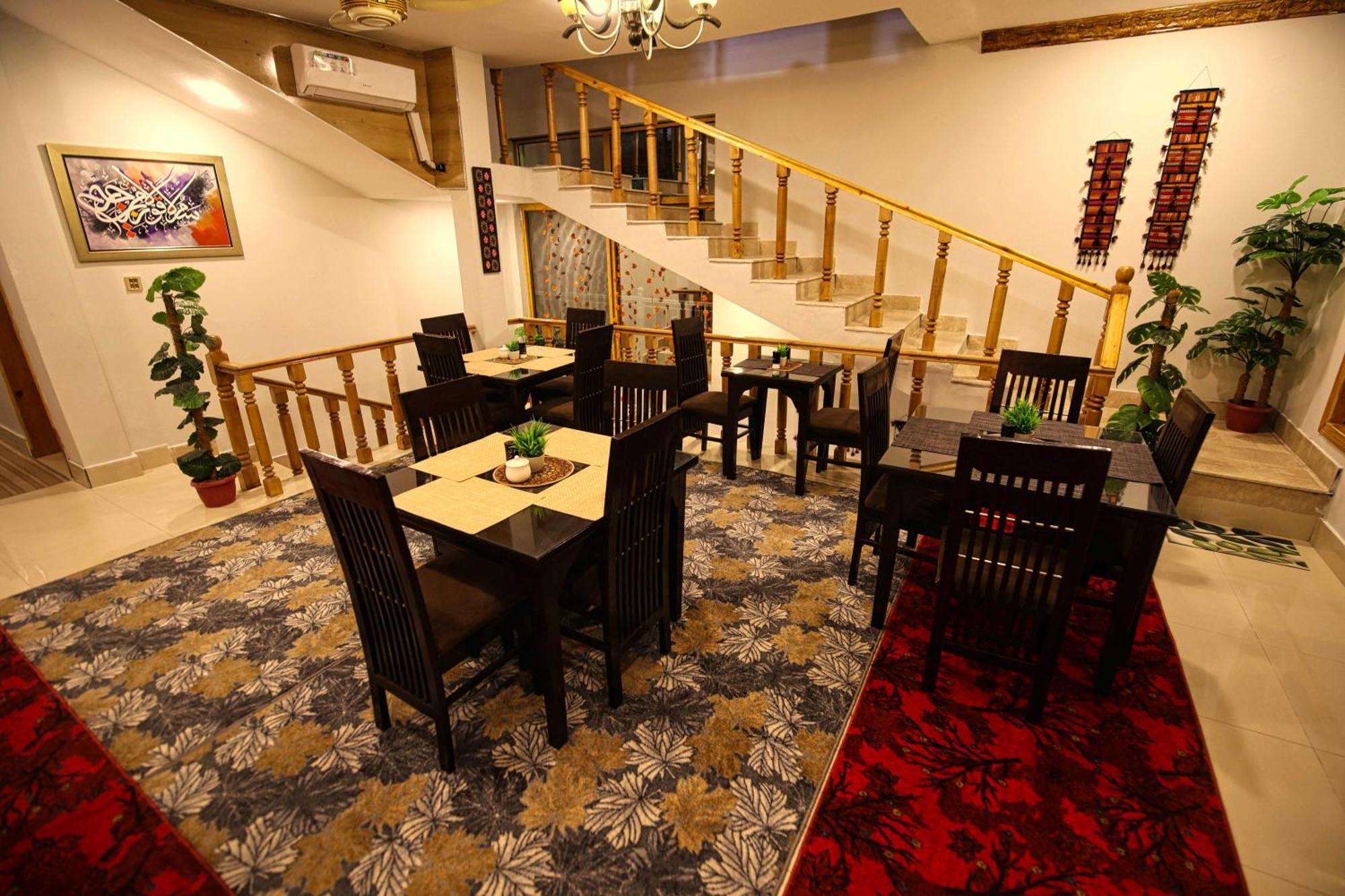 Oak Residency Hotel Gilgit Bagian luar foto