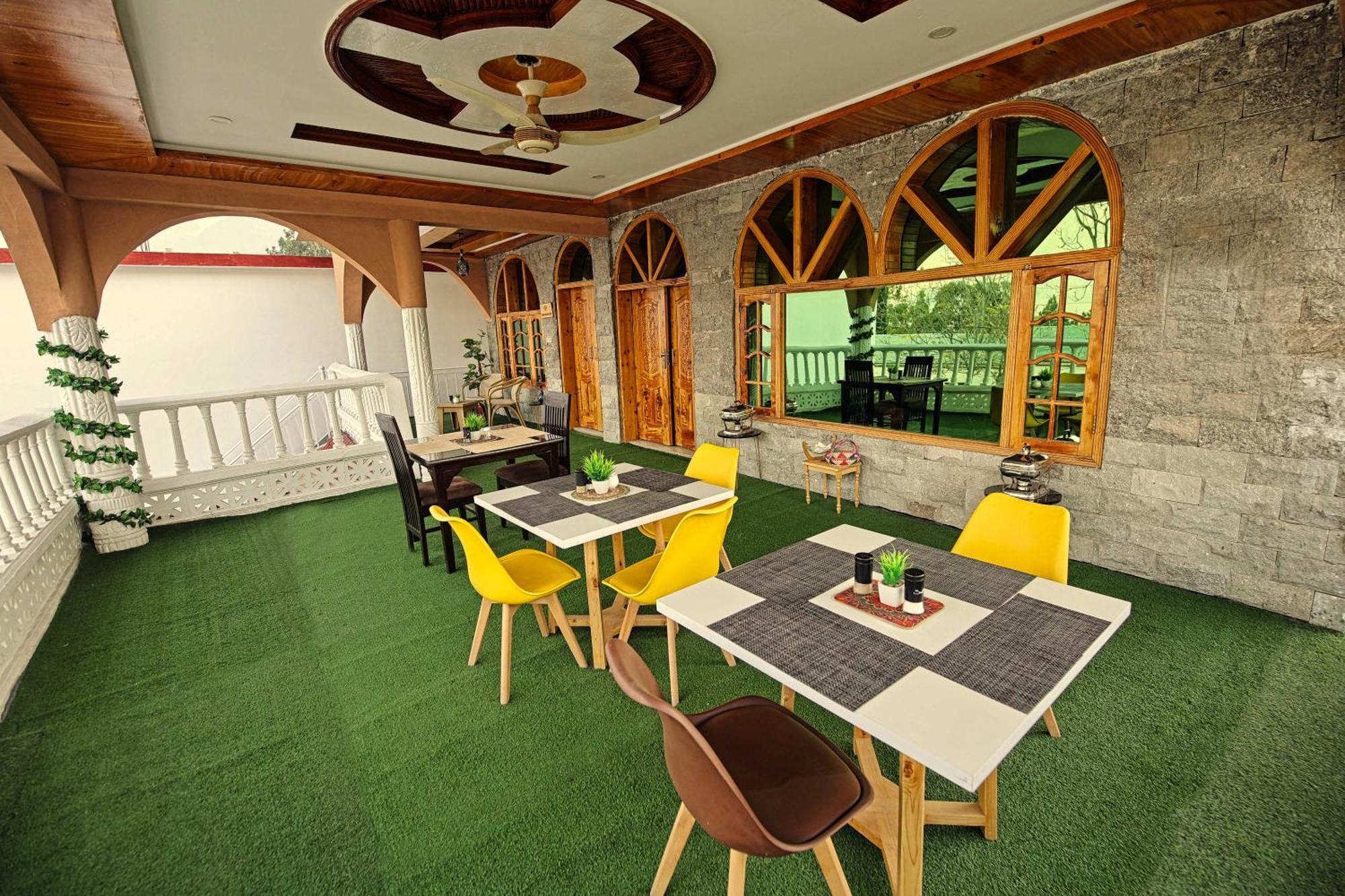 Oak Residency Hotel Gilgit Bagian luar foto