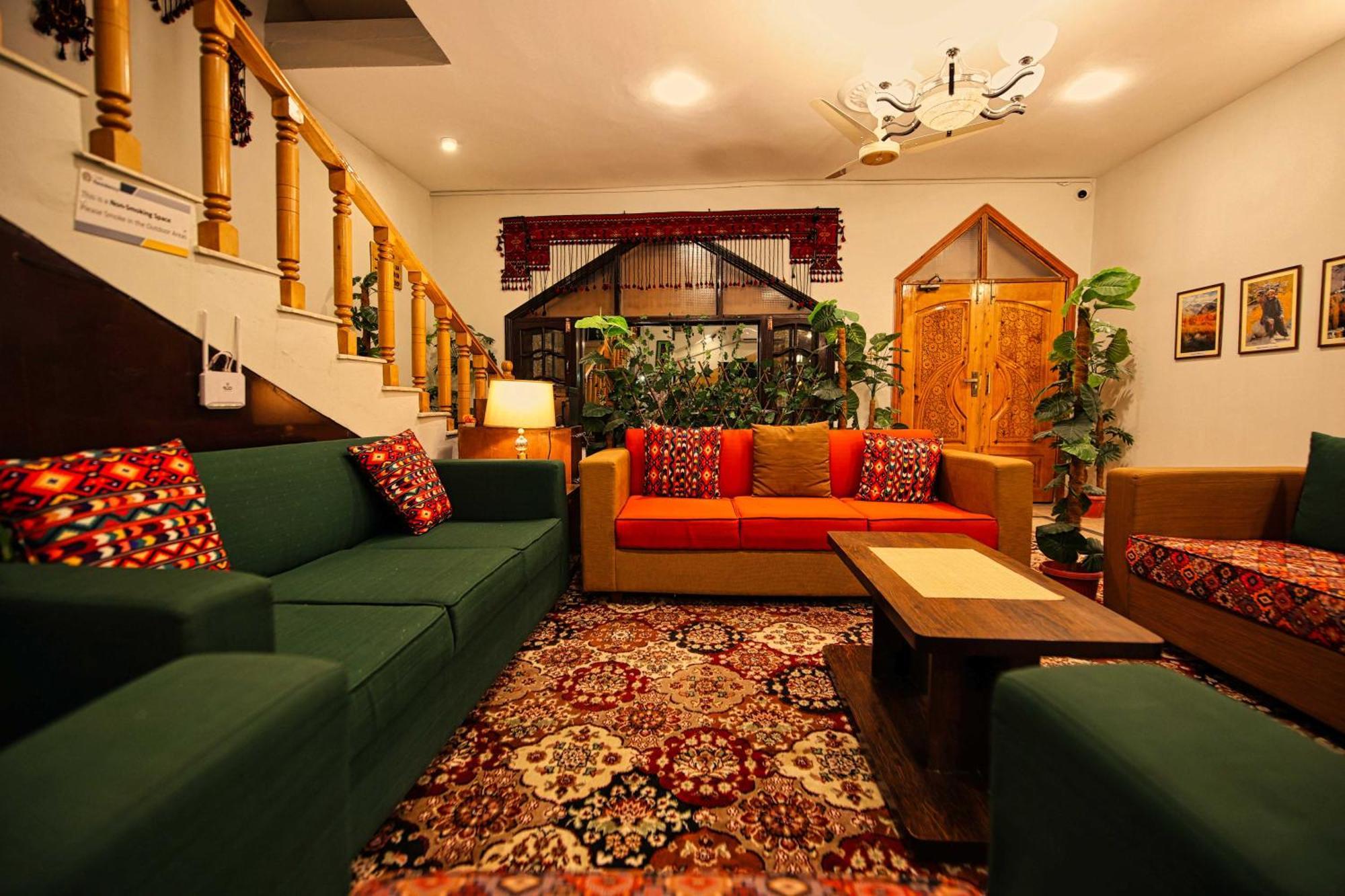 Oak Residency Hotel Gilgit Bagian luar foto