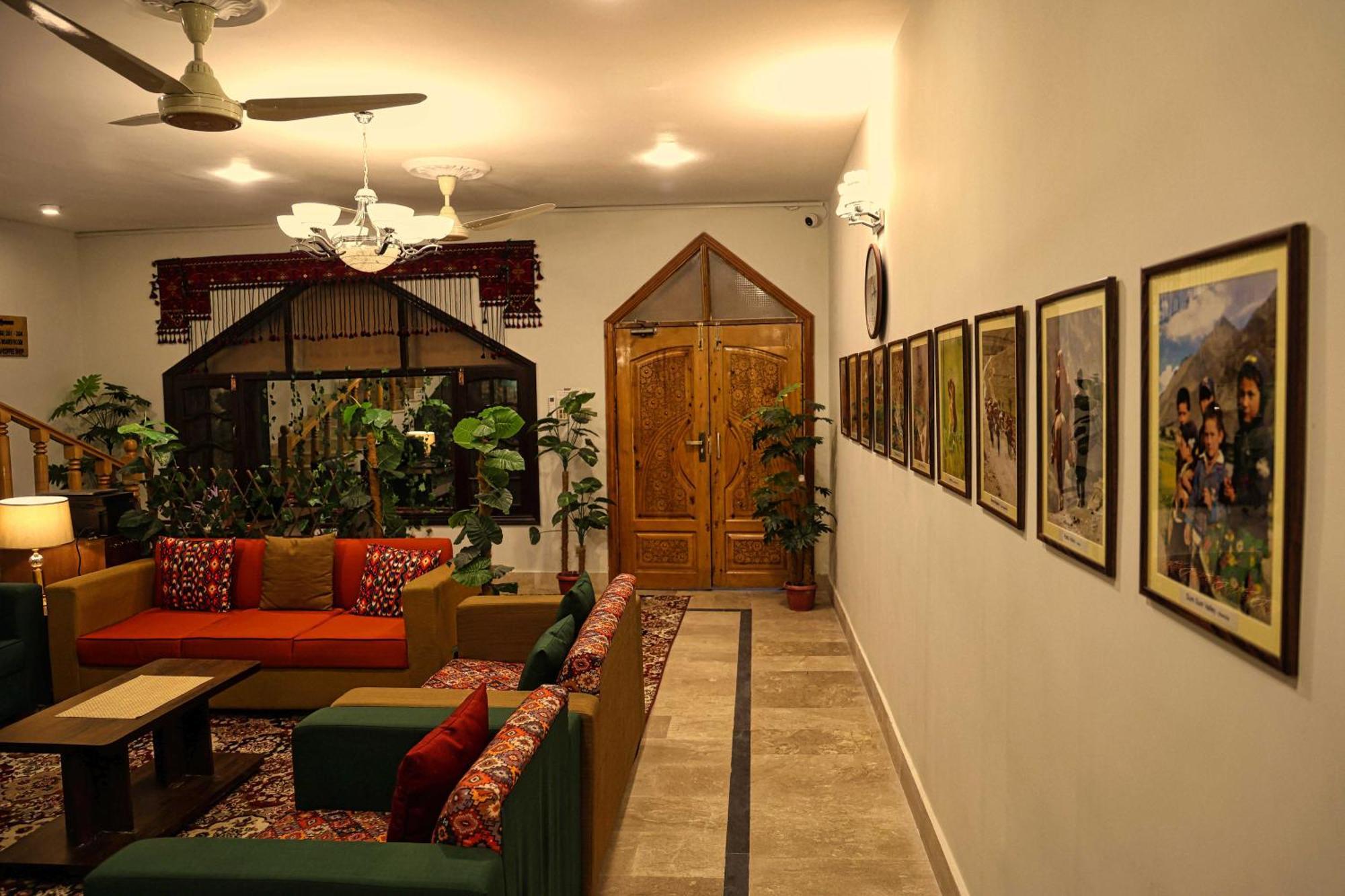 Oak Residency Hotel Gilgit Bagian luar foto