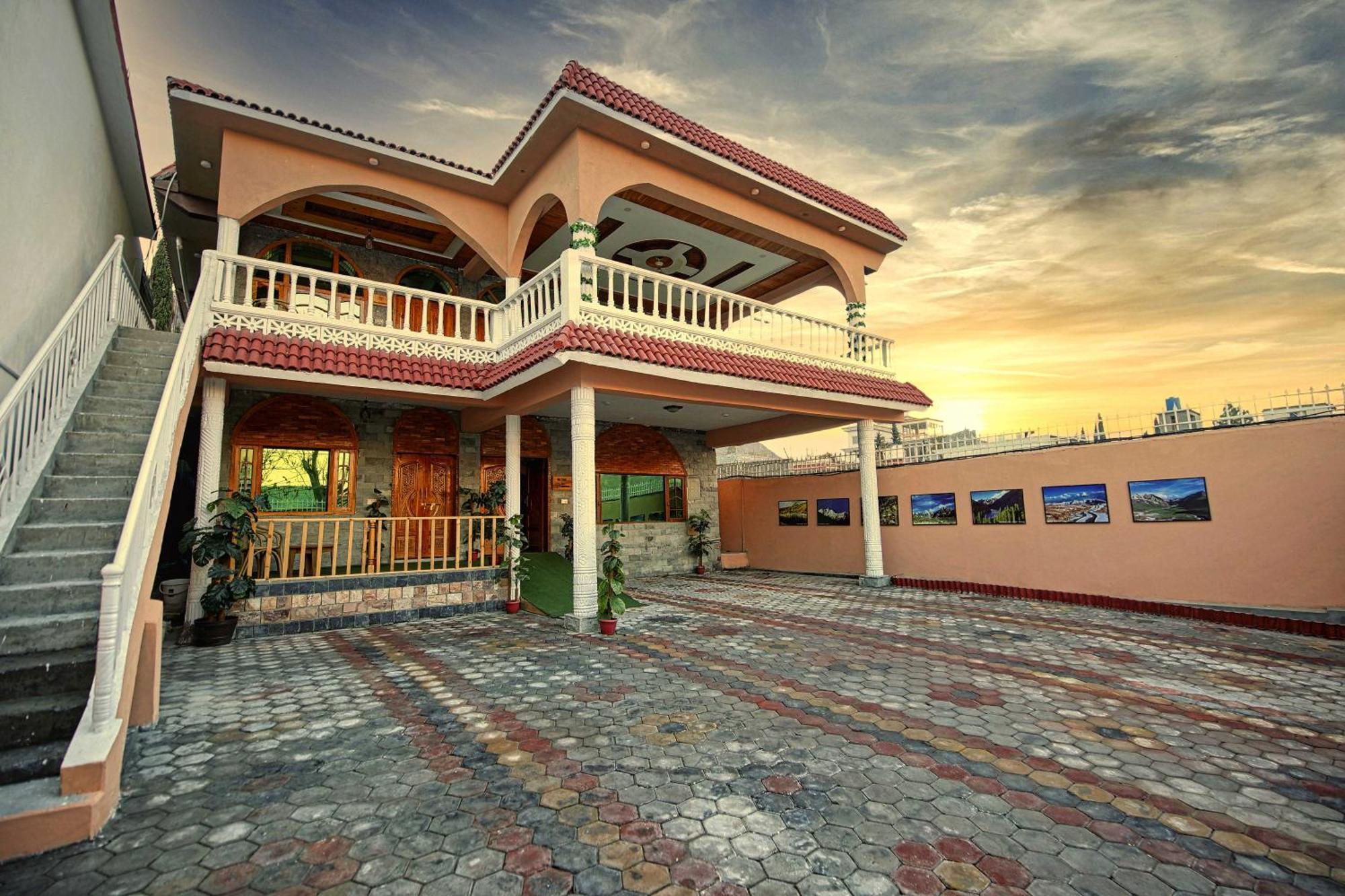 Oak Residency Hotel Gilgit Bagian luar foto