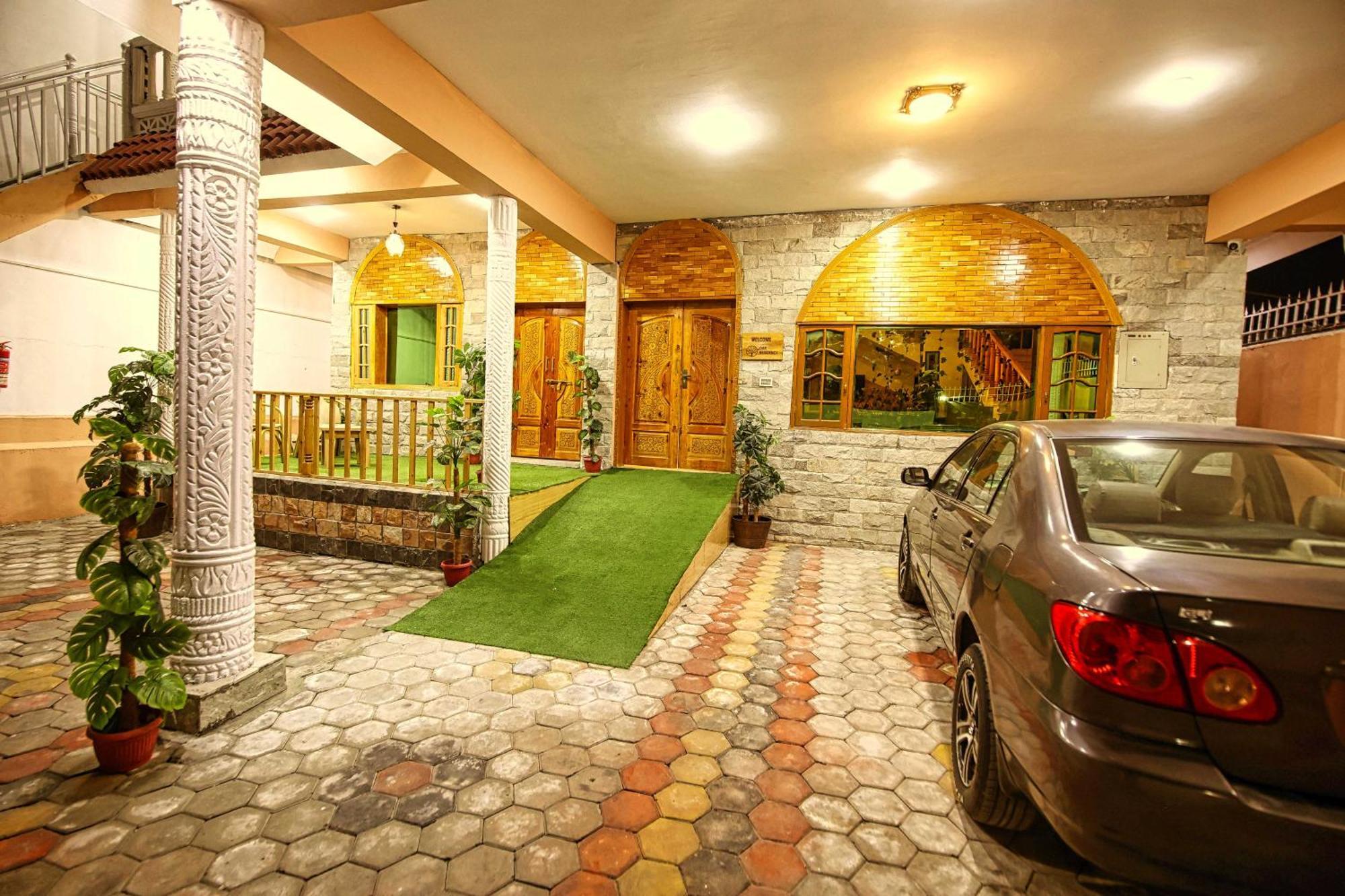 Oak Residency Hotel Gilgit Bagian luar foto