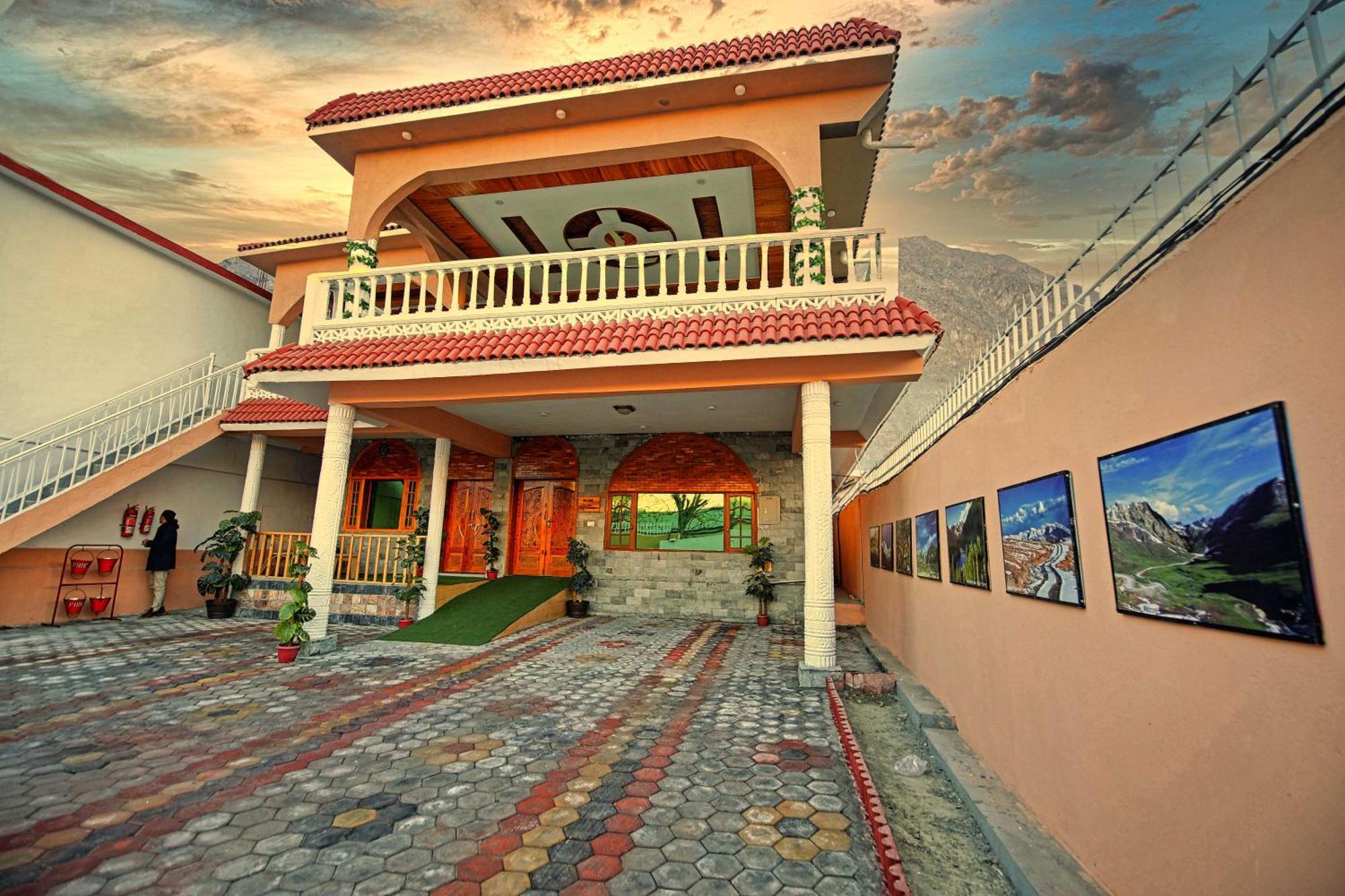 Oak Residency Hotel Gilgit Bagian luar foto