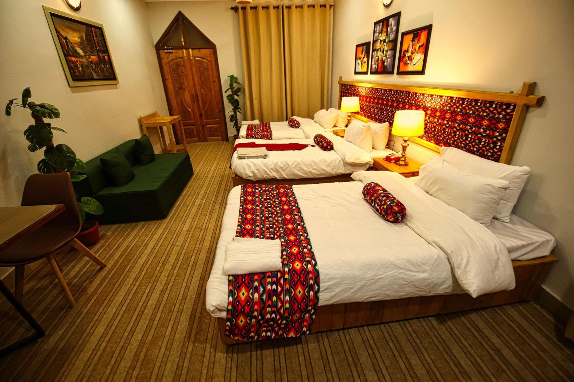 Oak Residency Hotel Gilgit Bagian luar foto